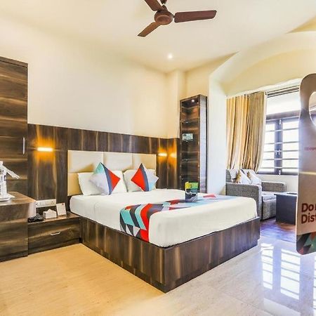 Hotel Emerald Park At Airport Нью-Дели Экстерьер фото