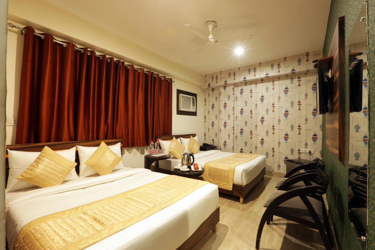 Hotel Emerald Park At Airport Нью-Дели Экстерьер фото