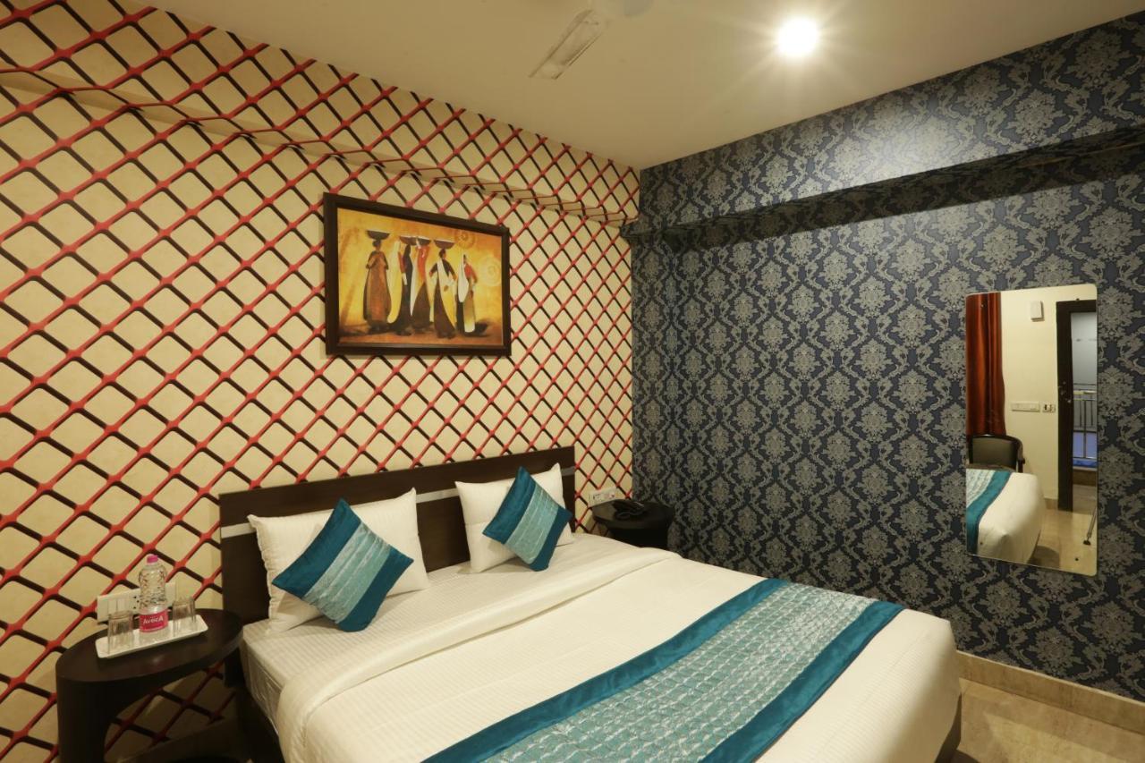 Hotel Emerald Park At Airport Нью-Дели Экстерьер фото
